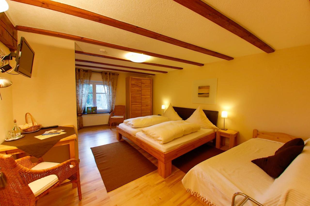 Gasthof Zum Goldenen Kreuz Wilhelmsdorf  Dış mekan fotoğraf