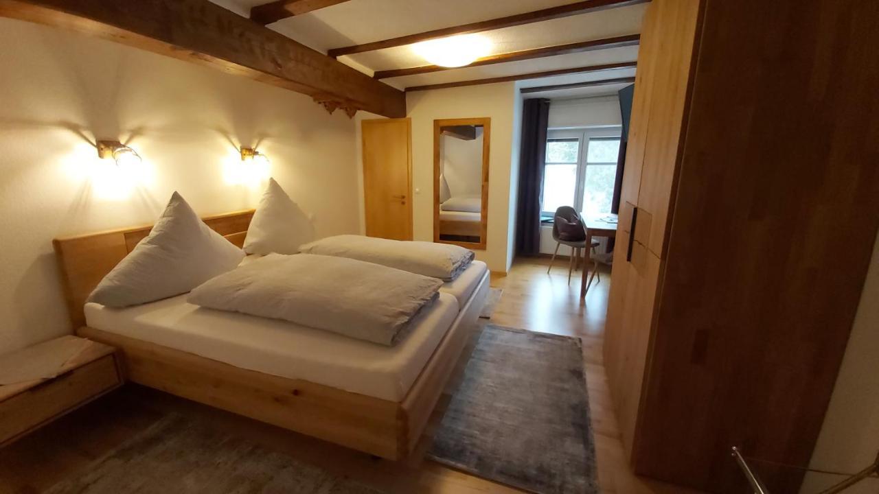 Gasthof Zum Goldenen Kreuz Wilhelmsdorf  Dış mekan fotoğraf