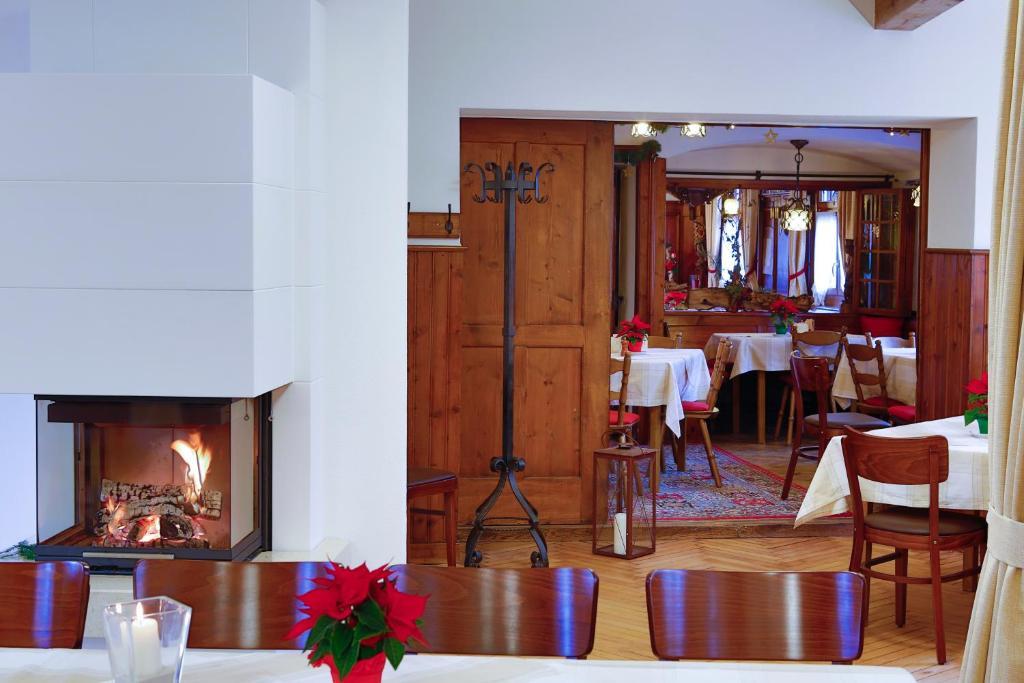 Gasthof Zum Goldenen Kreuz Wilhelmsdorf  Dış mekan fotoğraf